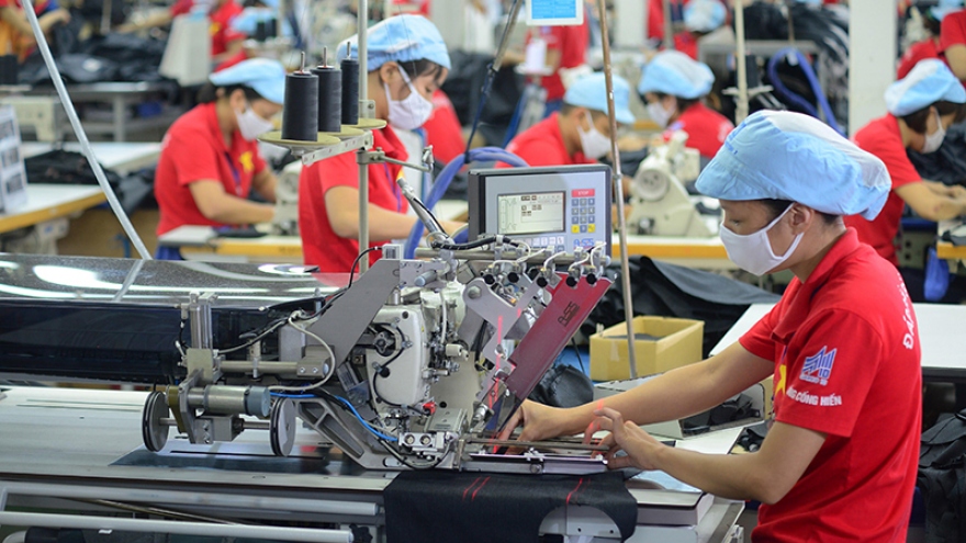 Vietnamese economy continues recovery amid economic uncertainties